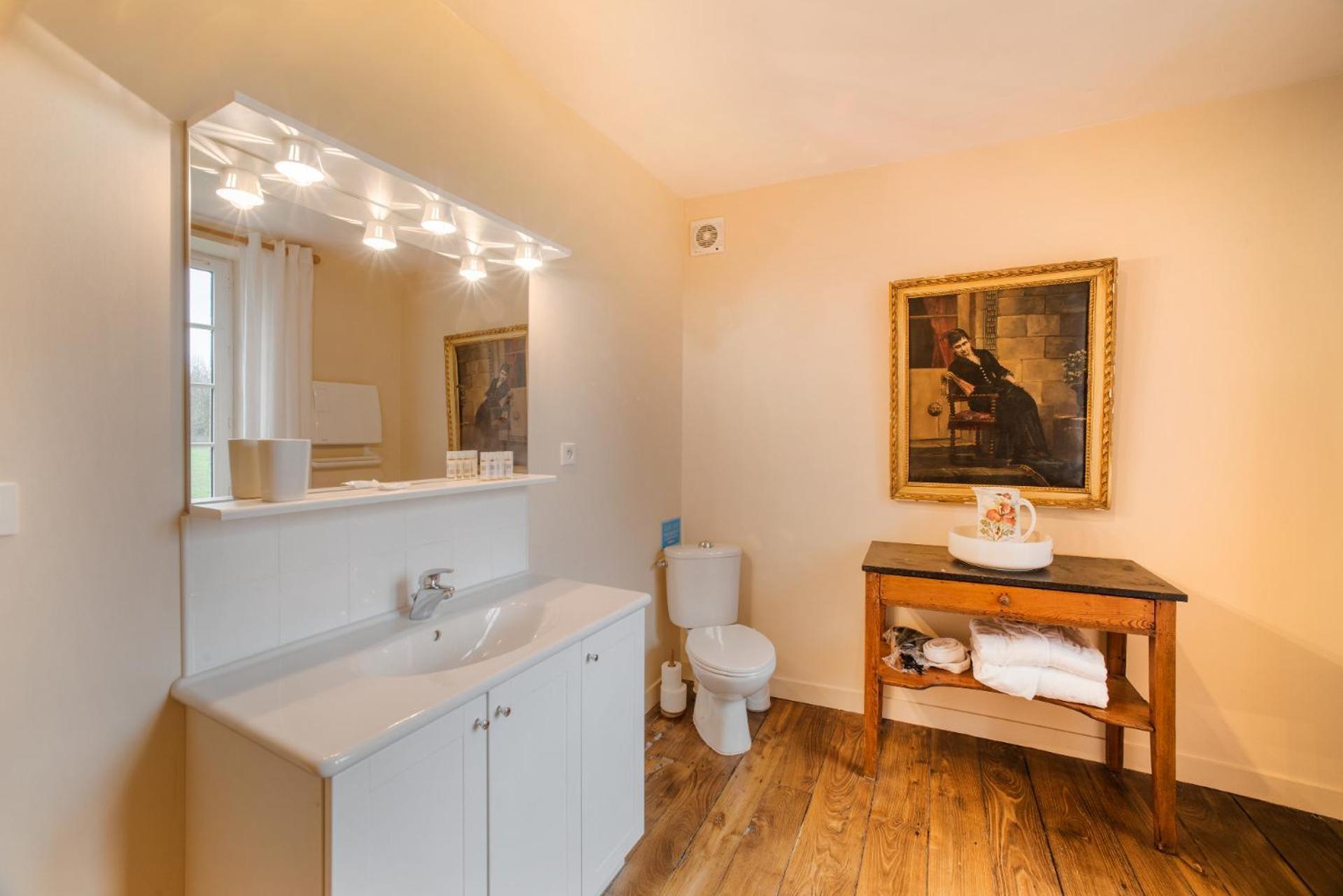 Holiday Home Chateau De Bouceel Mont Saint Michel Vergoncey Kamer foto