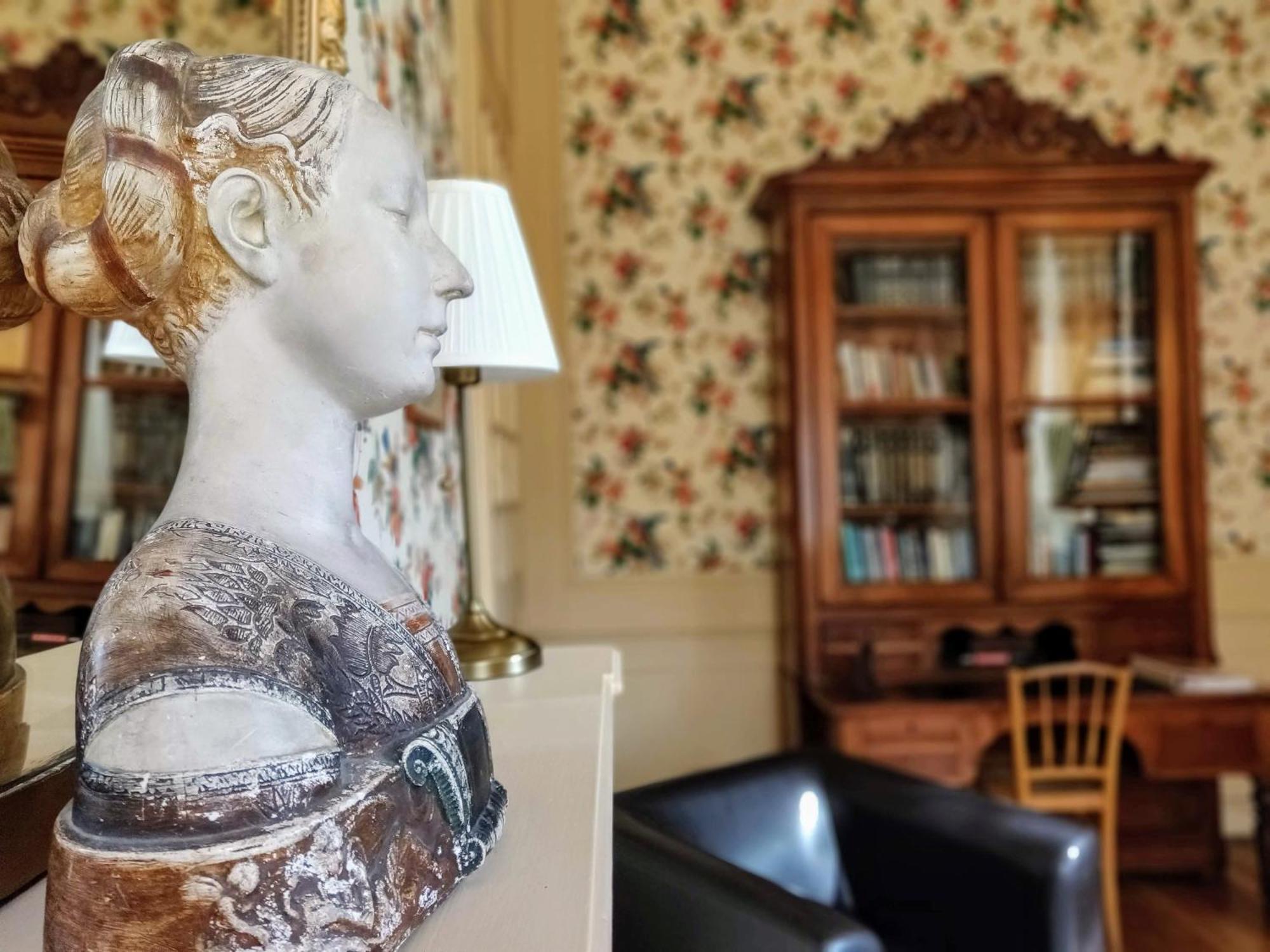 Holiday Home Chateau De Bouceel Mont Saint Michel Vergoncey Kamer foto